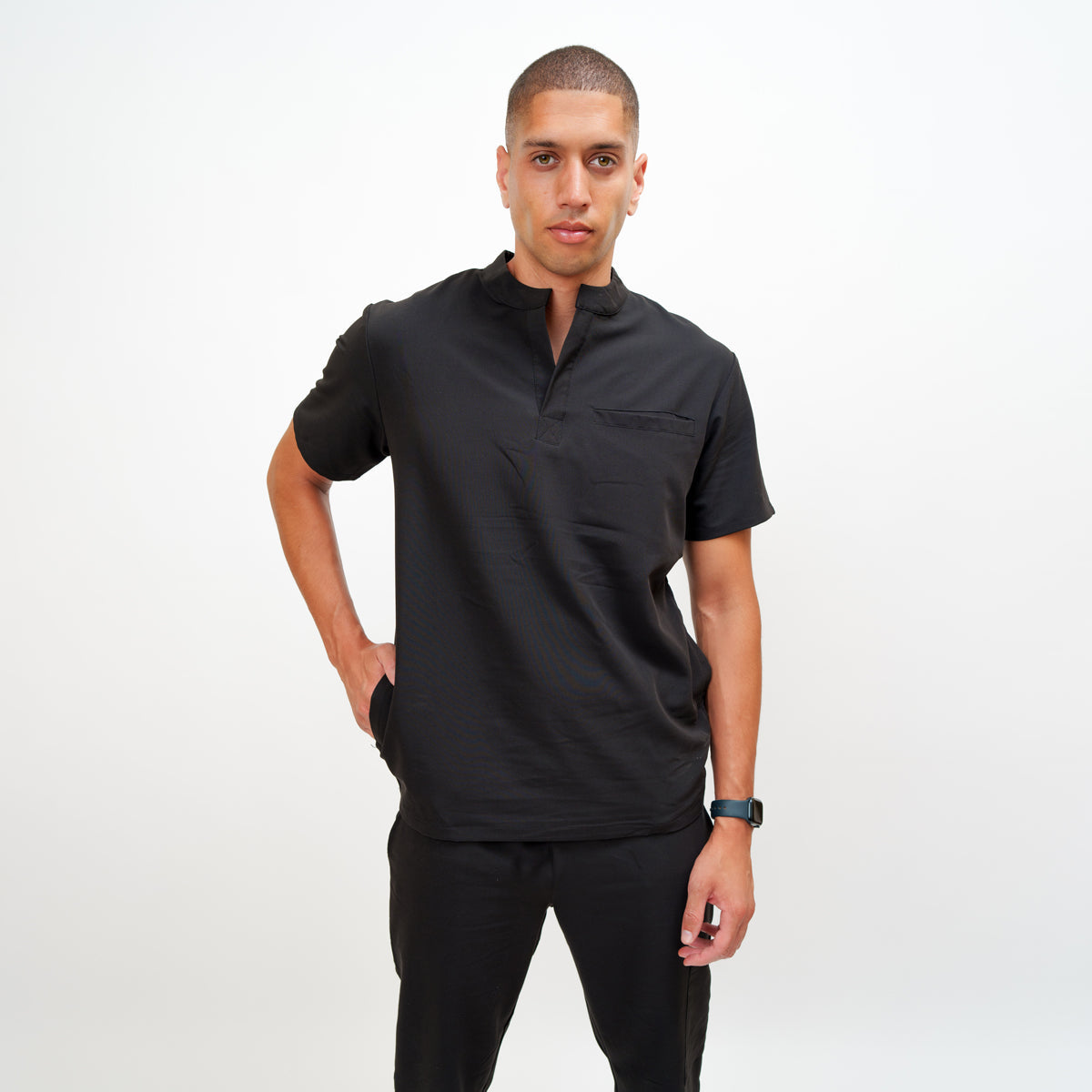 Men's Round Neck Top in Timeless Onyx