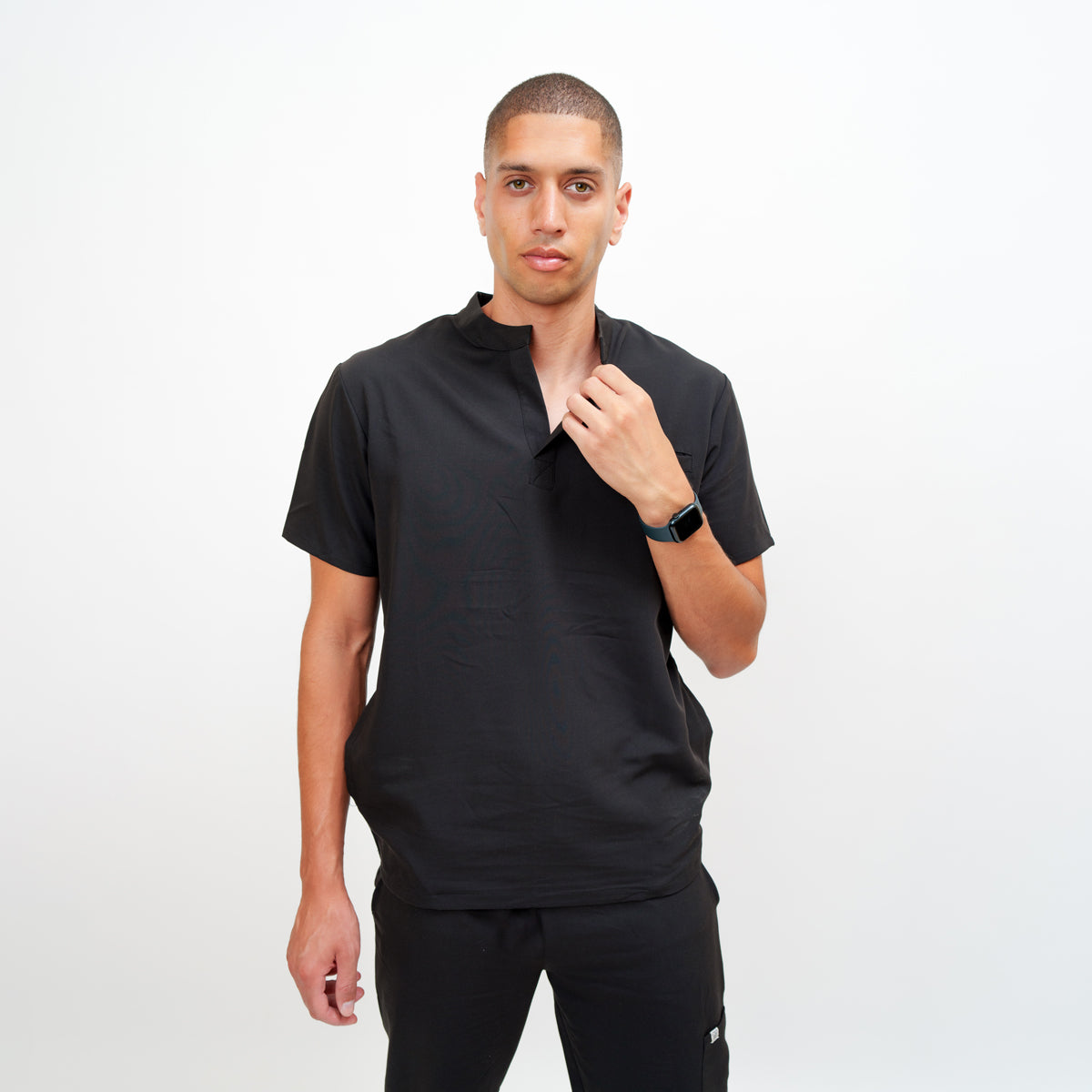 Men's Round Neck Top in Timeless Onyx