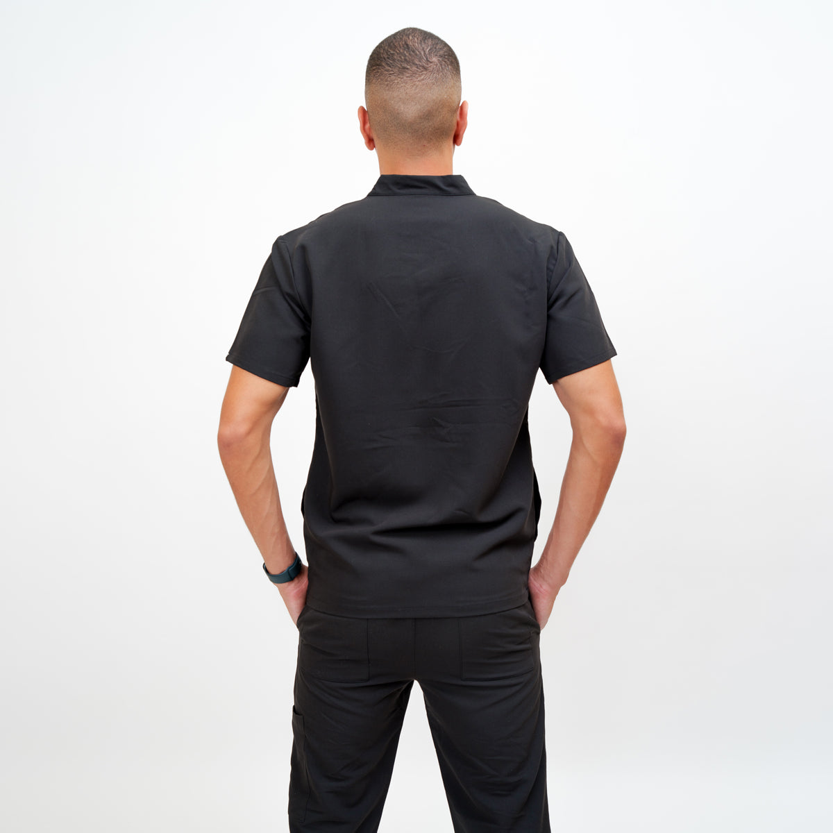 Men's Round Neck Top in Timeless Onyx