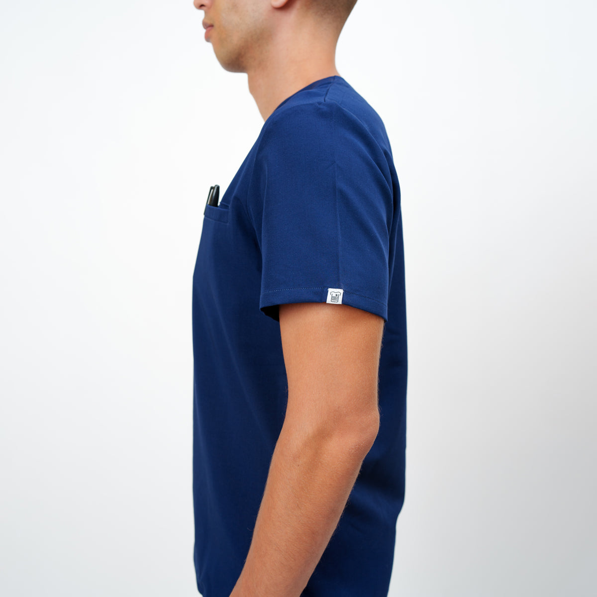 Classic Men's V-neck in Madagascar Saphire Navy
