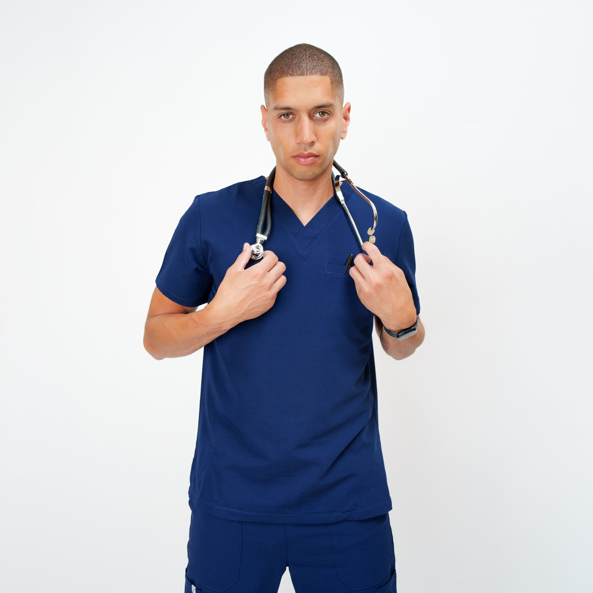 Classic Men's V-neck in Madagascar Saphire Navy