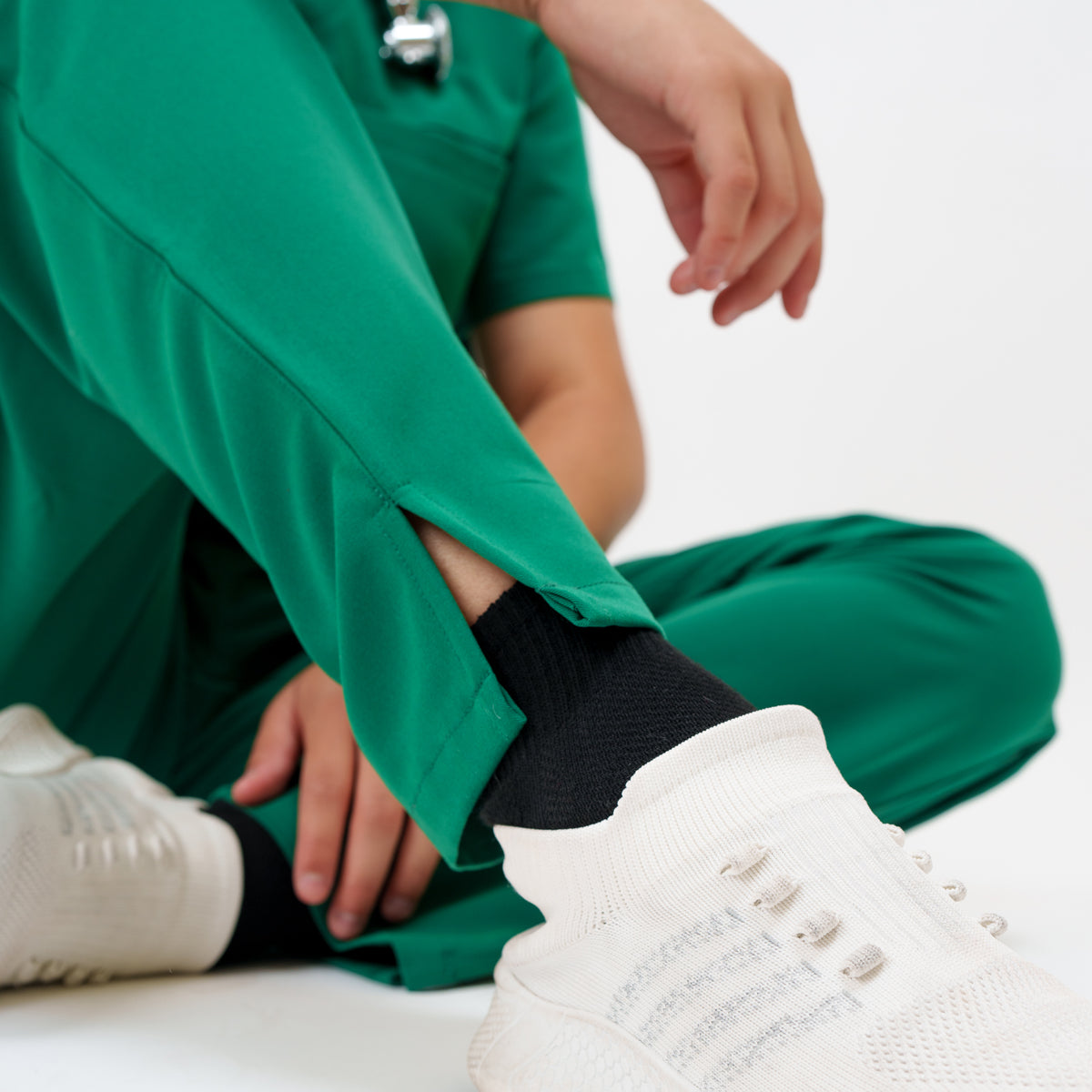 Women's Straight Leg Pant in Evergreen