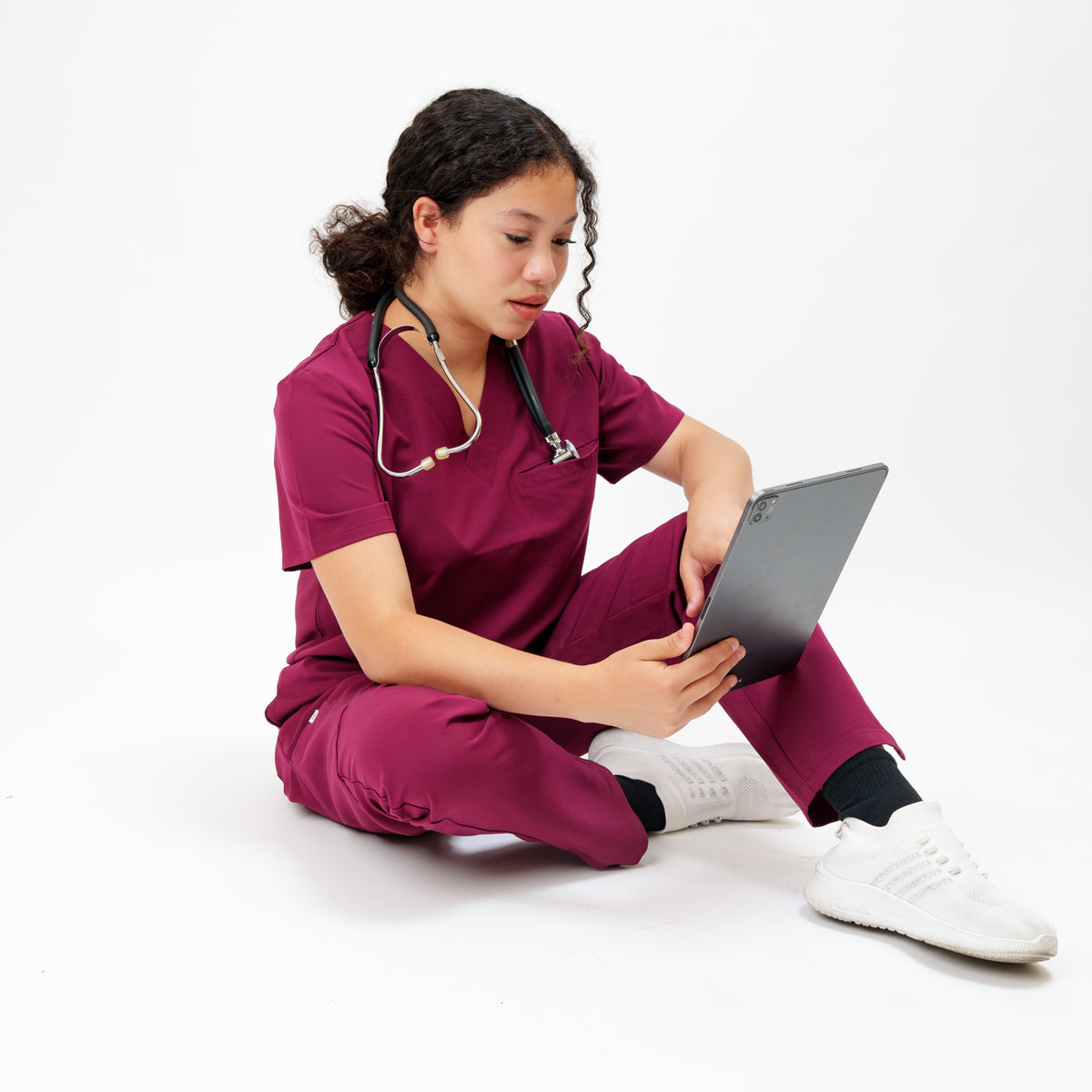 Classic Women's V-neck Top in Bonded Berry