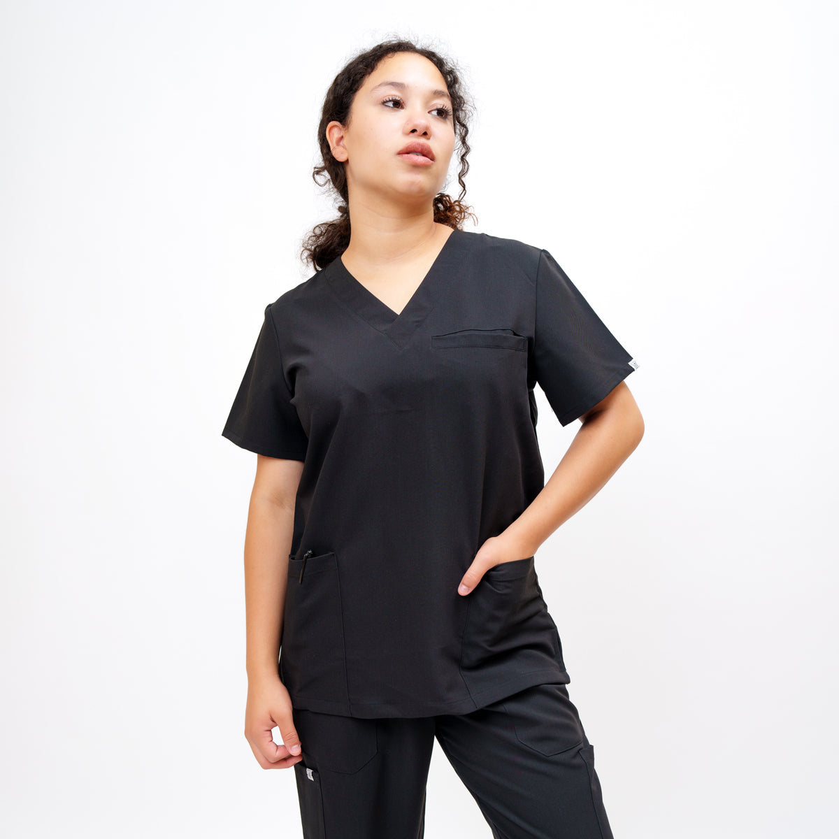 Women's V-Neck Double Pocket Top in Obsidian Black