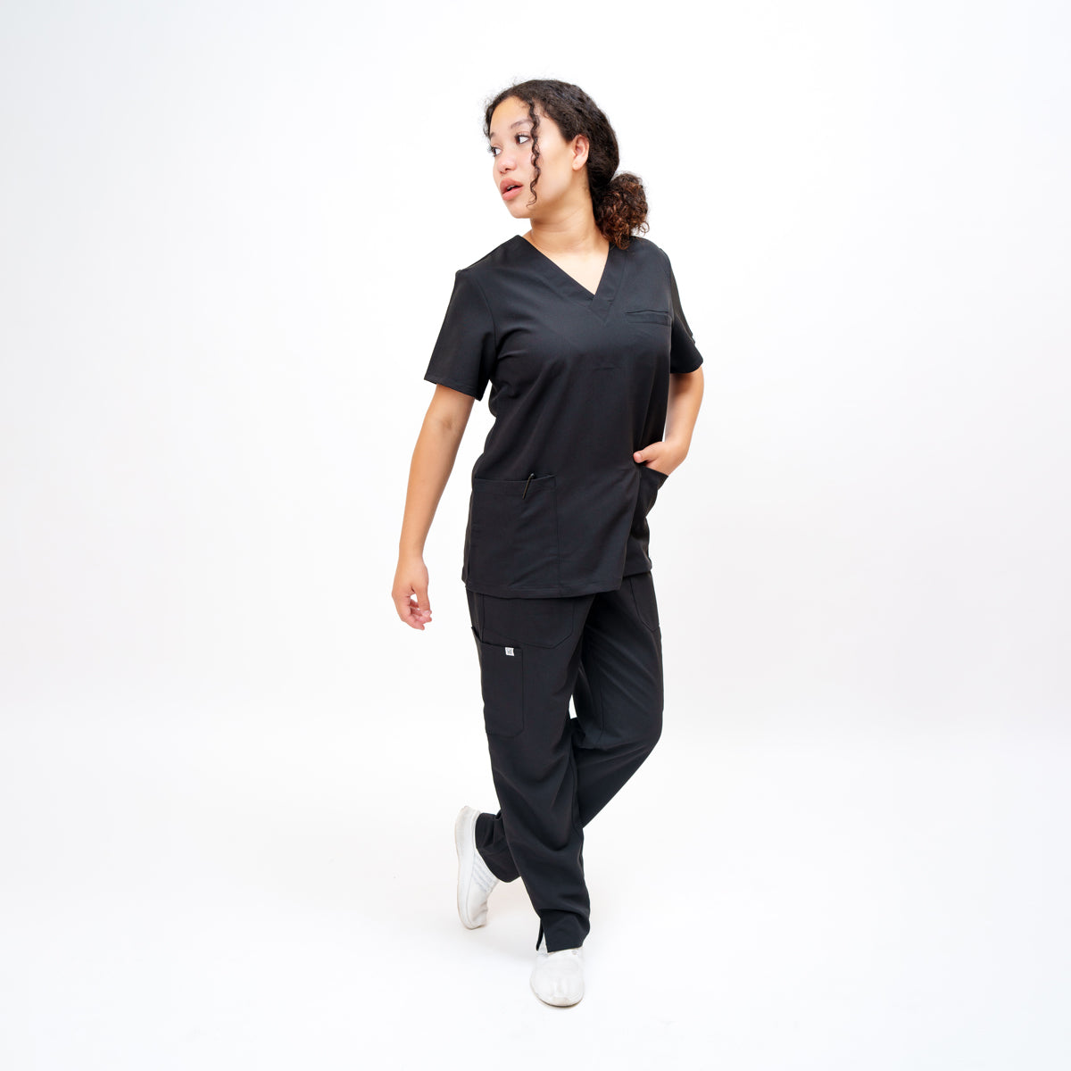 Women's V-Neck Double Pocket Top in Obsidian Black