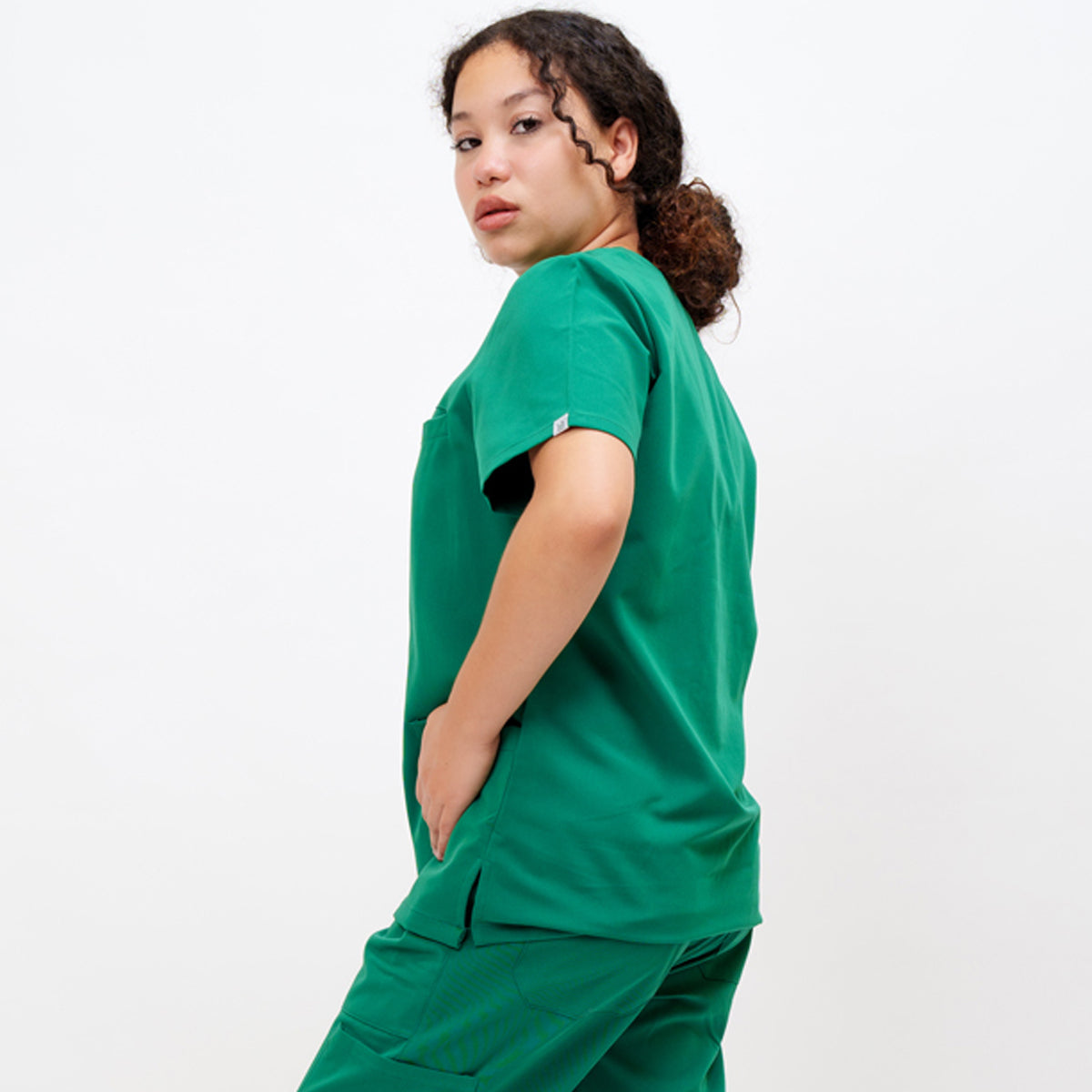 Women's V-Neck Double Pocket Top in Emerald Green